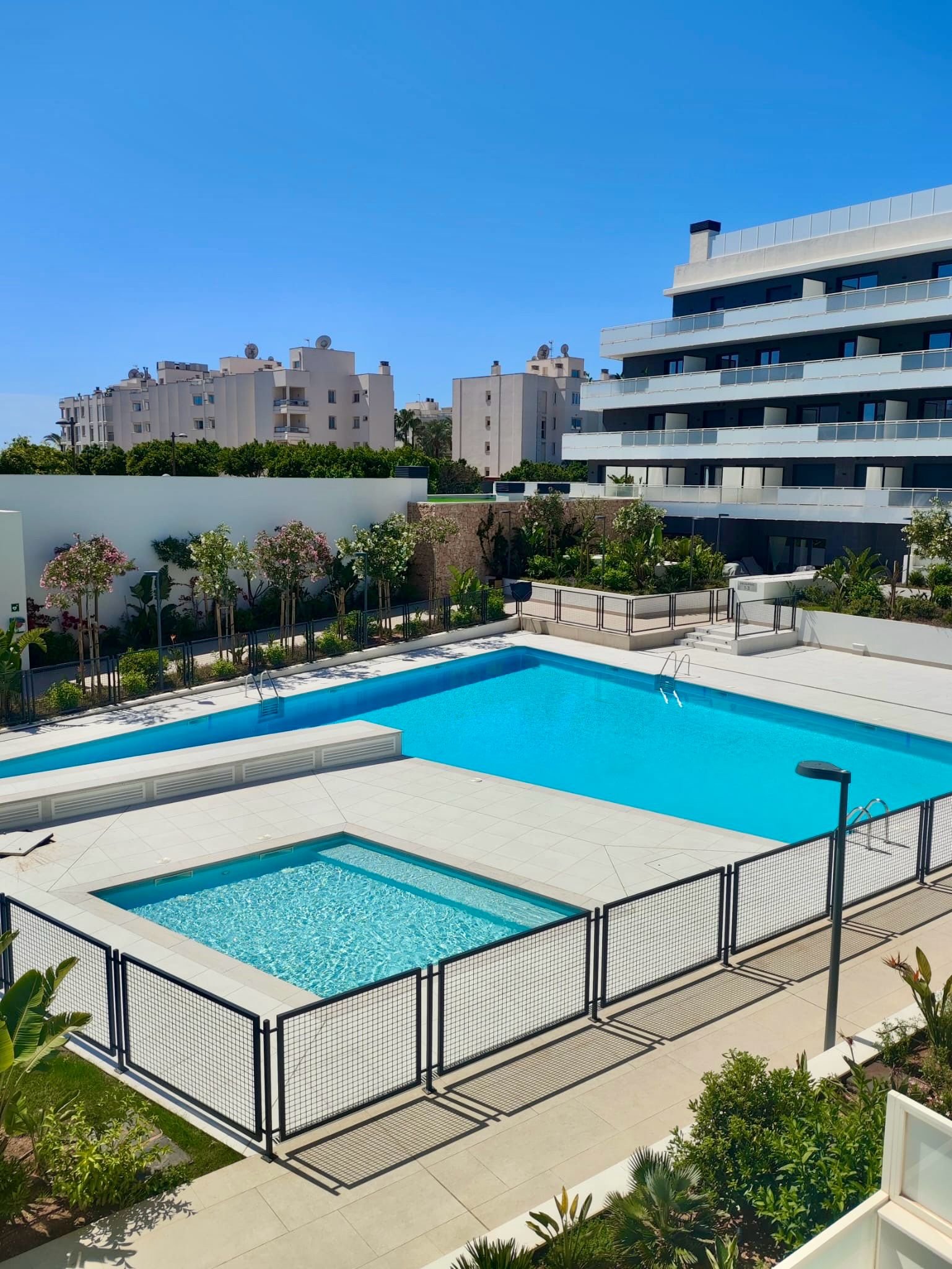 PHOTO-2026-05-14-10-25-46 Luxury Penthouse in Playa d’en Bossa Available for Summer Rent