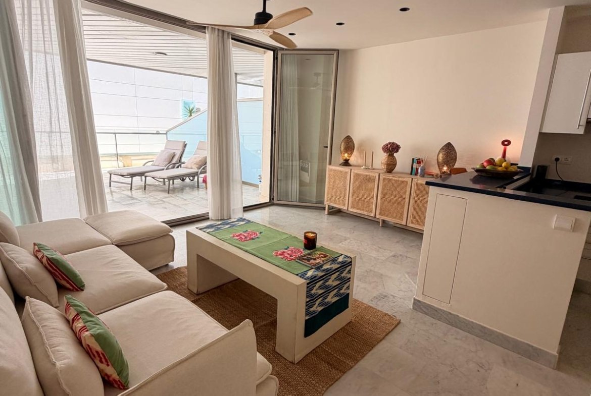 Beautiful 1 Bedroom Apartment with Large Terrace in Marina Botafoch