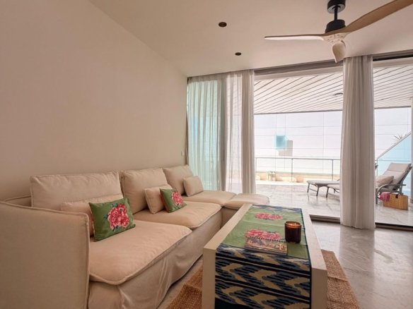 Beautiful 1 Bedroom Apartment with Large Terrace in Marina Botafoch
