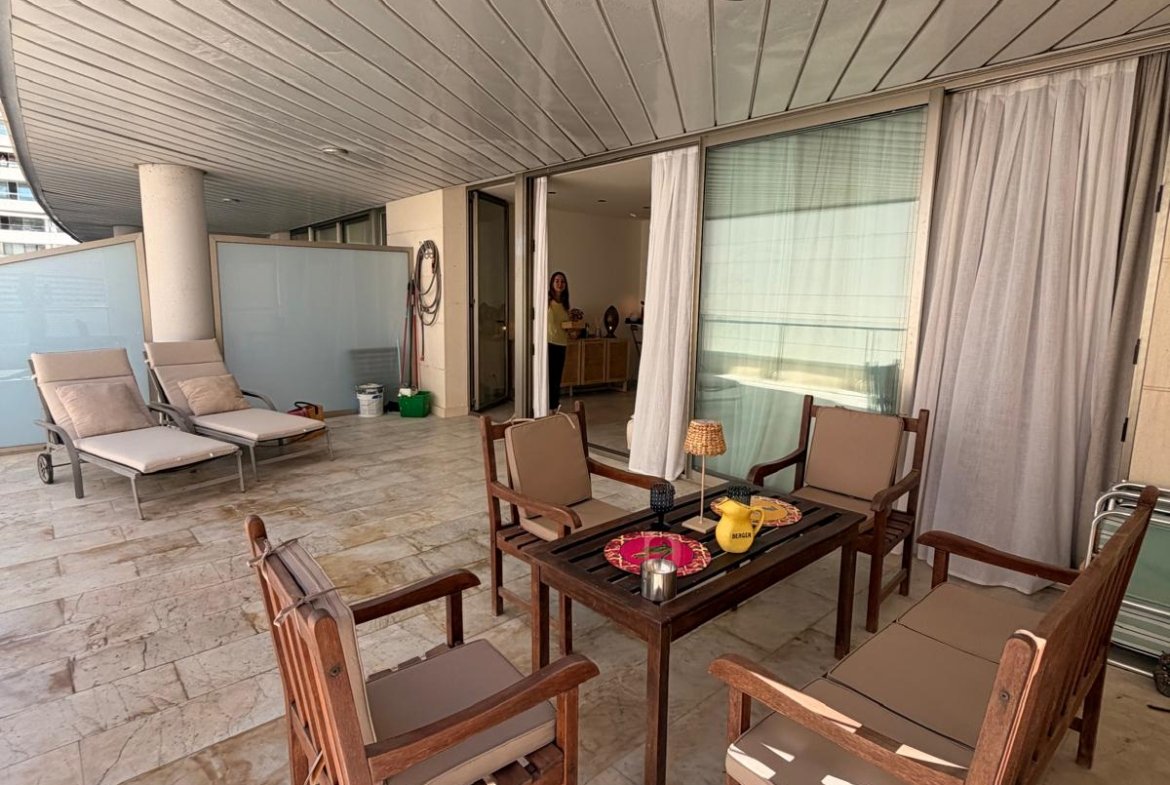Beautiful 1 Bedroom Apartment with Large Terrace in Marina Botafoch