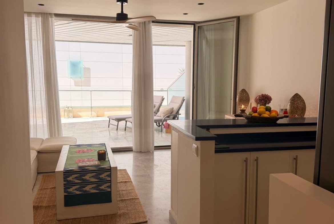 Beautiful 1 Bedroom Apartment with Large Terrace in Marina Botafoch