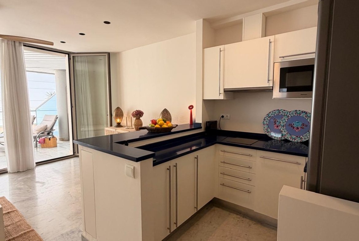 Beautiful 1 Bedroom Apartment with Large Terrace in Marina Botafoch