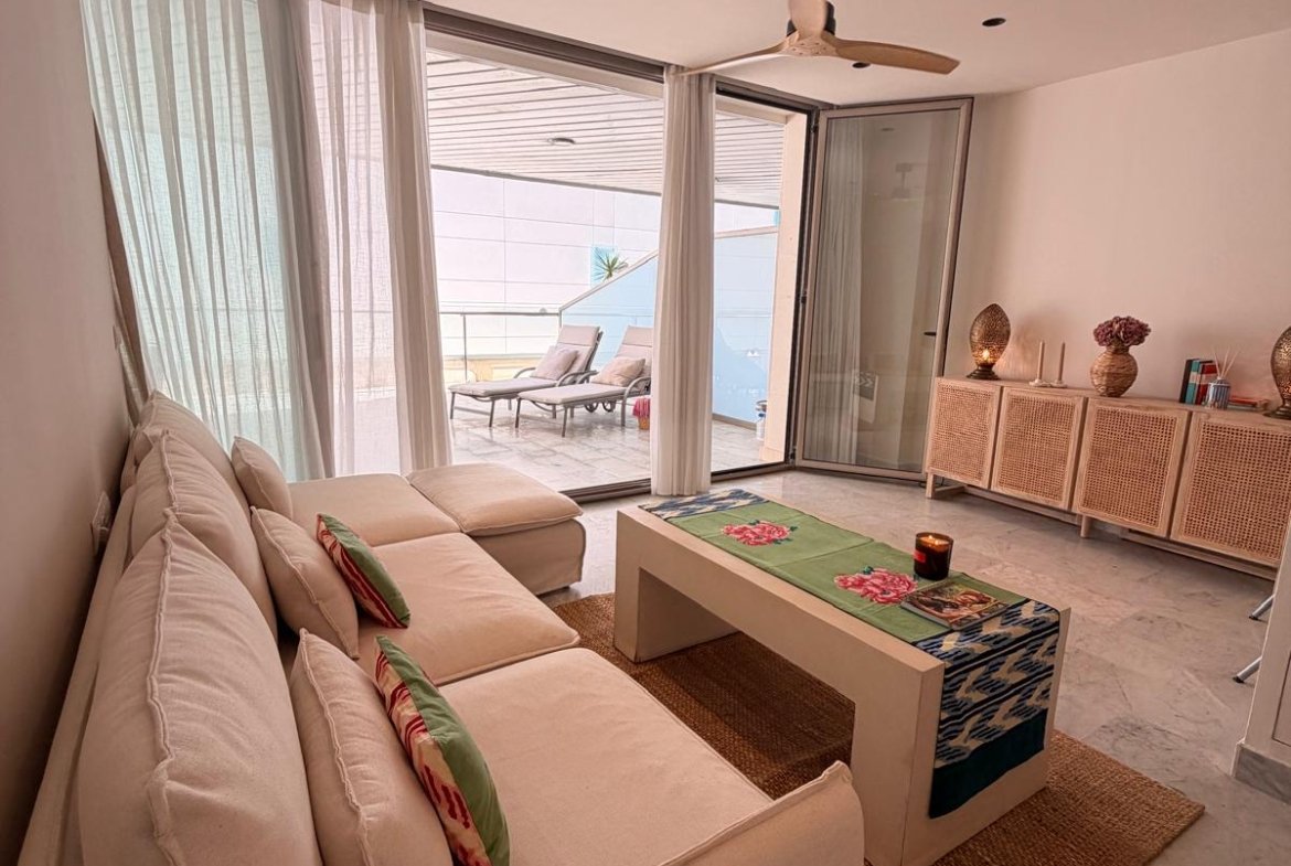 Beautiful 1 Bedroom Apartment with Large Terrace in Marina Botafoch