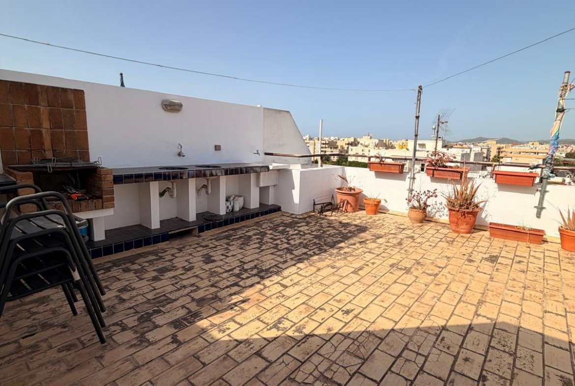 Penthouse for Long-Term Rental in Ibiza Town