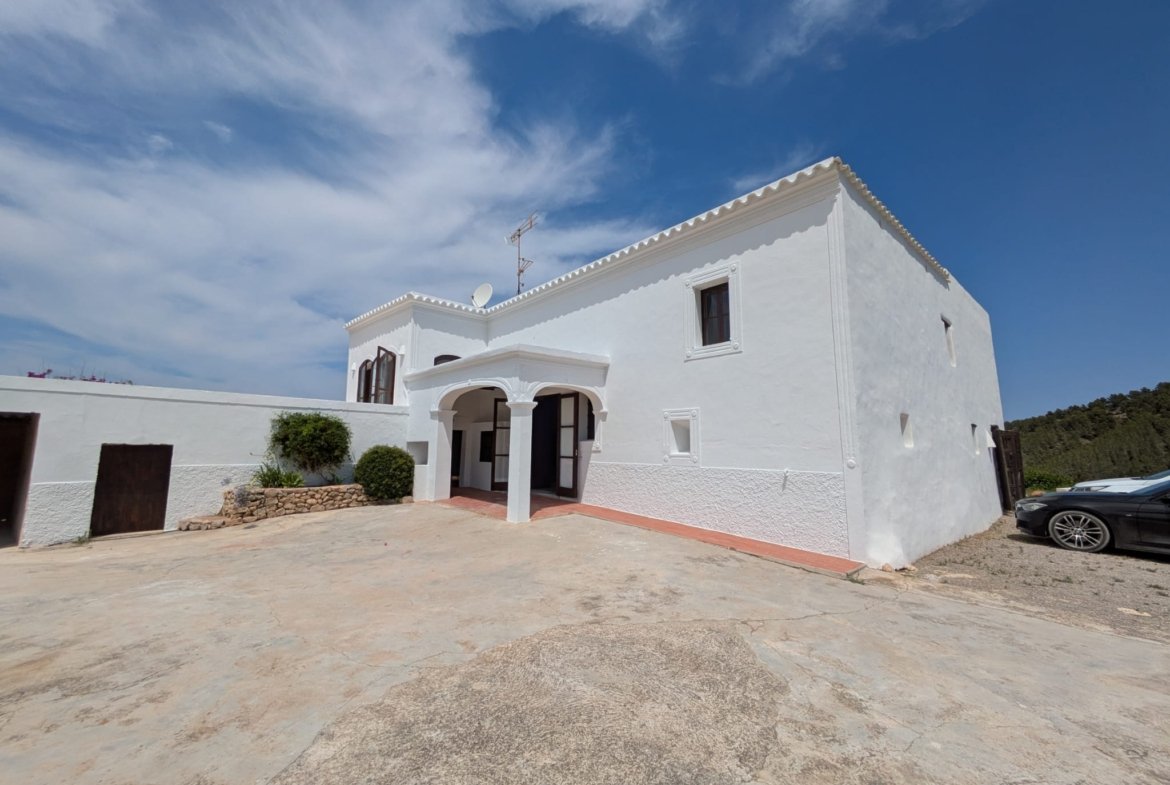 Typical Ibizan House in San Juan – Annual Rental