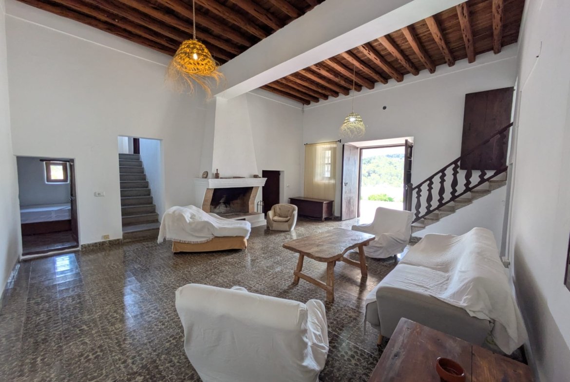 Typical Ibizan House in San Juan – Annual Rental