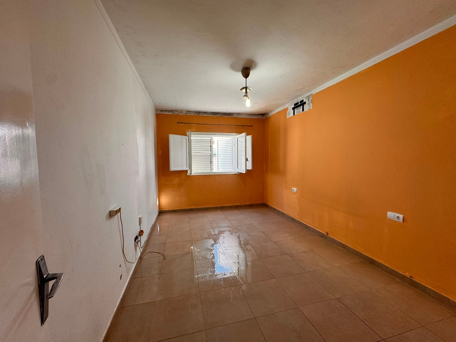 PHOTO-2026-08-06-17-34-49 10 Private 3-Bedroom Home with Fenced Land in Puig den Valls
