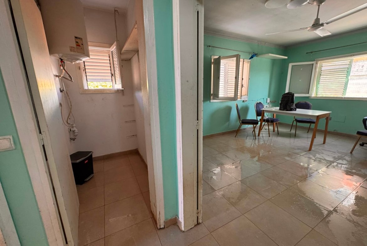 Private 3-Bedroom Home with Fenced Land in Puig den Valls