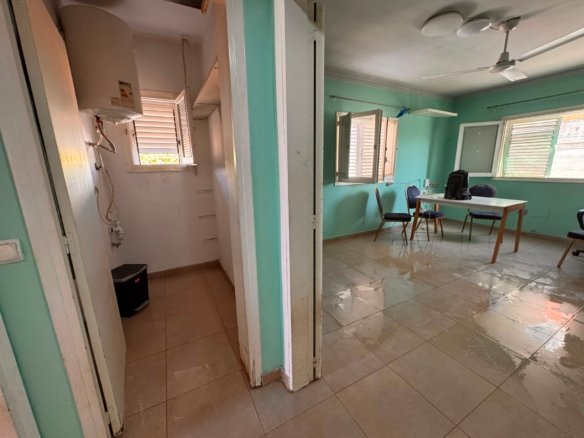 Private 3-Bedroom Home with Fenced Land in Puig den Valls