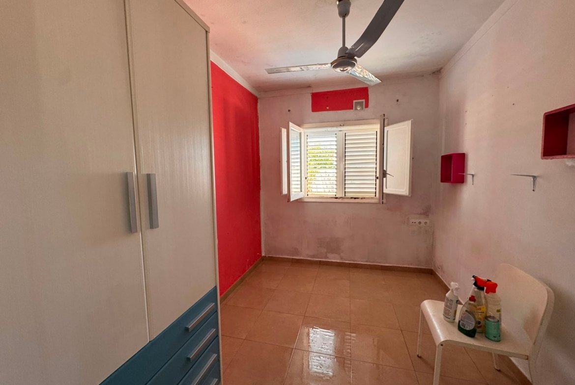 Private 3-Bedroom Home with Fenced Land in Puig den Valls