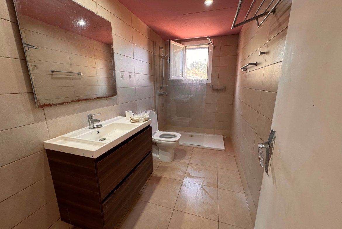 Private 3-Bedroom Home with Fenced Land in Puig den Valls