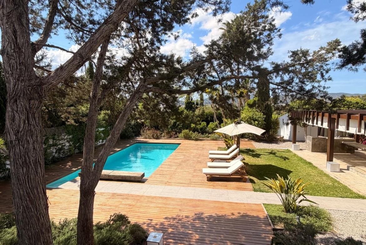 Luxury 4-Bedroom Villa in Las Salinas – Long-Term Rental