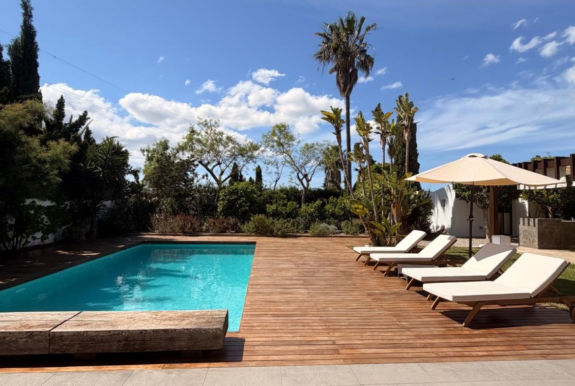 Luxury 4-Bedroom Villa in Las Salinas – Long-Term Rental