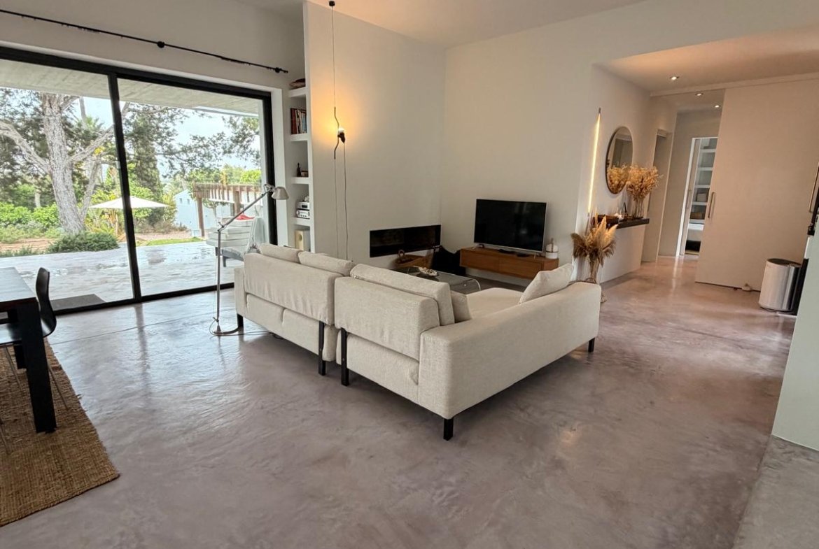 Luxury 4-Bedroom Villa in Las Salinas – Long-Term Rental