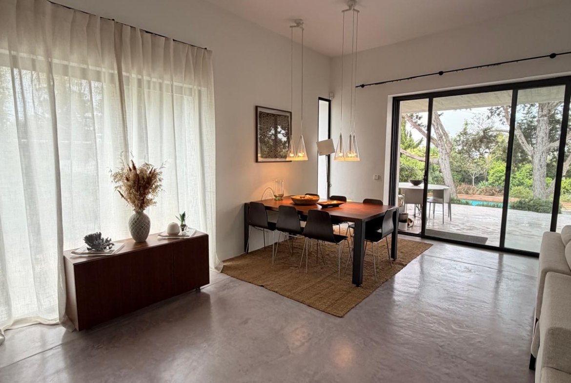 Luxury 4-Bedroom Villa in Las Salinas – Long-Term Rental