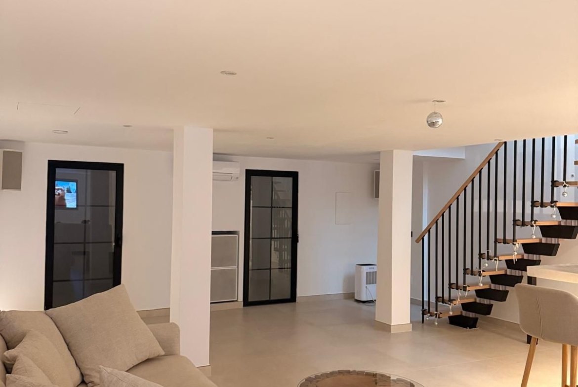 Beautiful 3-bed duplex with Swimming Pool in Cala Tarida Summer 2026 September to June