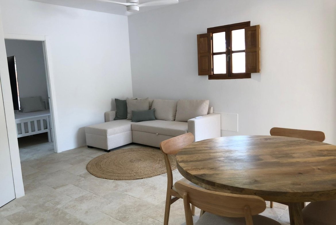 Modern 1-Bedroom Country House for Year-Round Rental in Buscastell