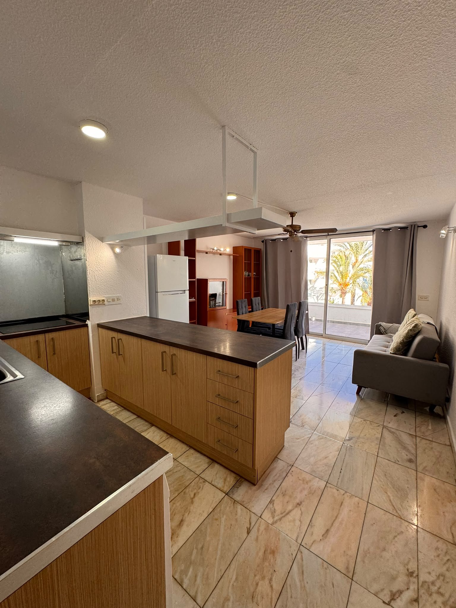 1-Bedroom Apartment with Sea Views in Figueretas – Long-Term Rental