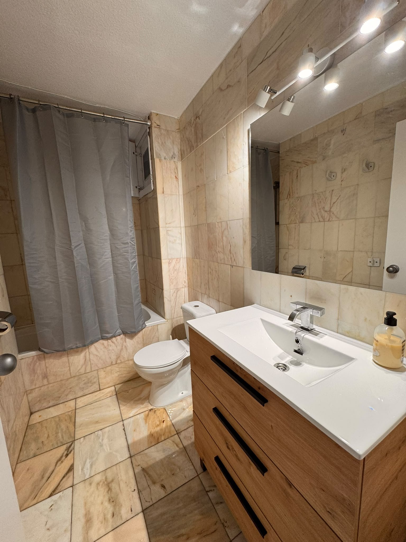 1-Bedroom Apartment with Sea Views in Figueretas – Long-Term Rental