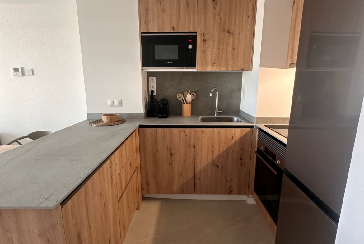 Brand-New 1-Bedroom Apartment with Private Parking and Communal Pool in Playa d’en Bossa