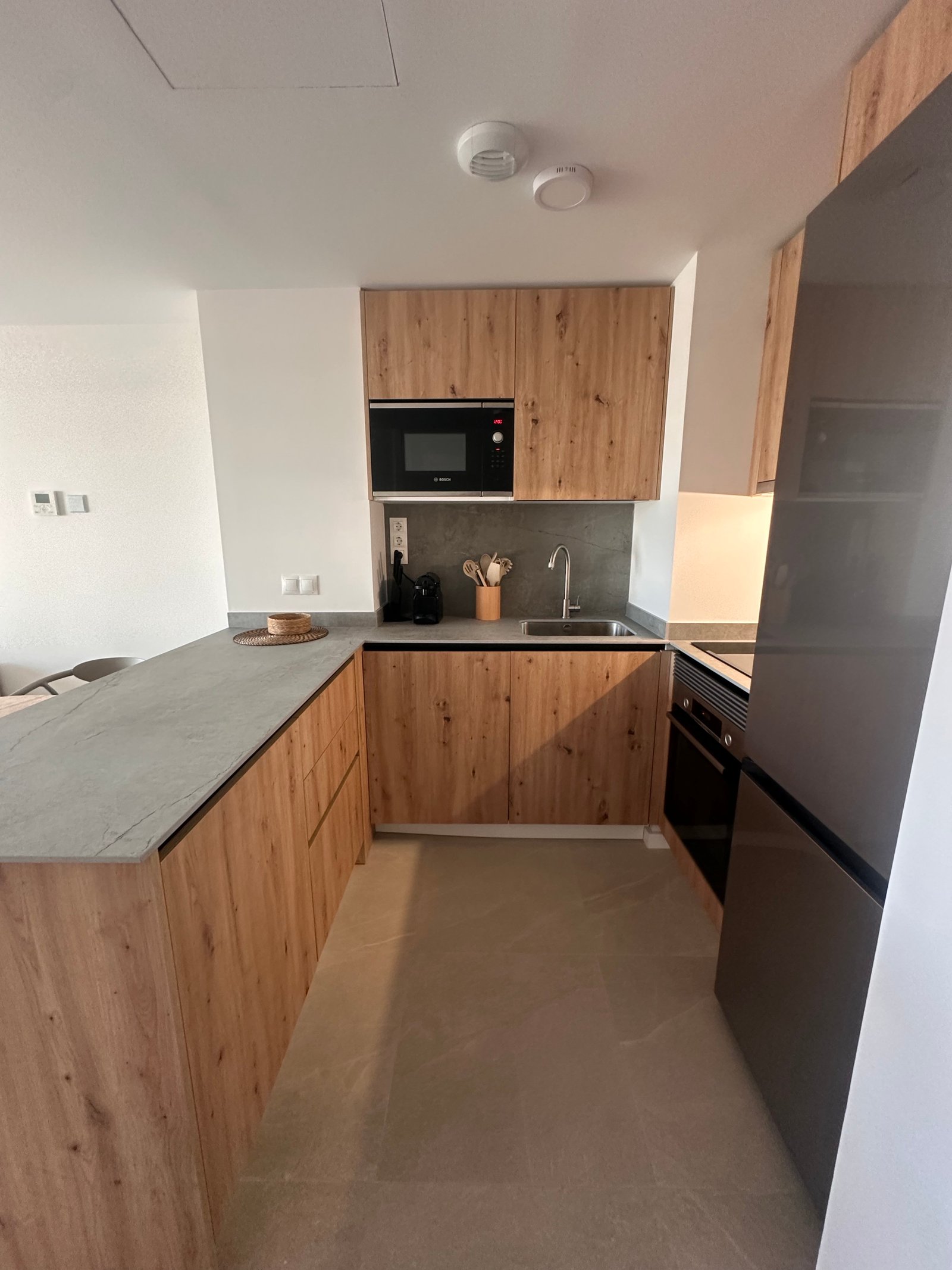 Brand-New 1-Bedroom Apartment with Private Parking and Communal Pool in Playa d’en Bossa