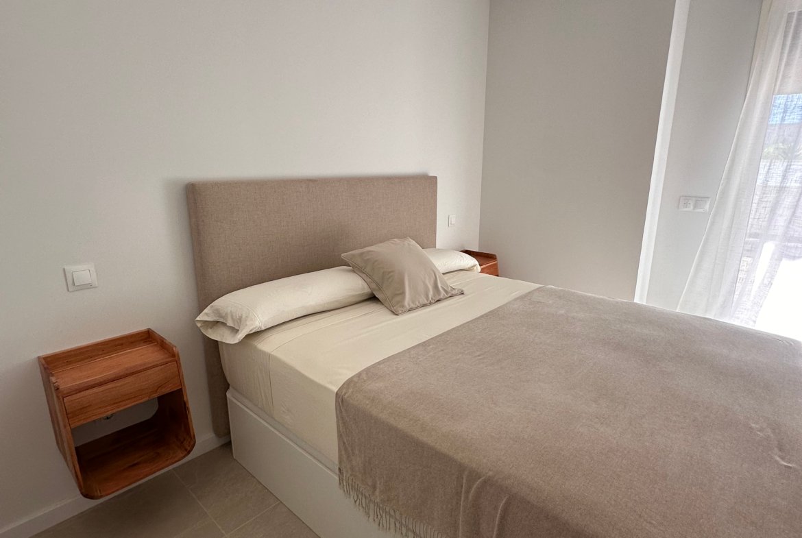 Brand-New 2-Bedroom Apartment with Private Parking and Communal Pool in Playa d’en Bossa