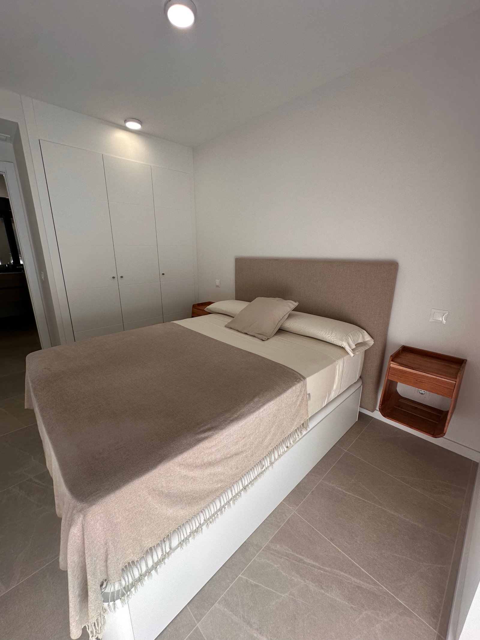 Brand-New 2-Bedroom Apartment with Private Parking and Communal Pool in Playa d’en Bossa