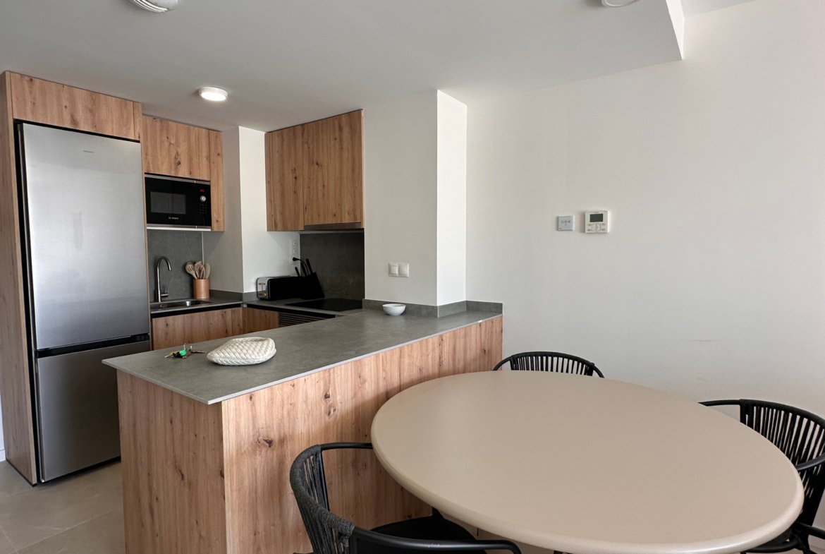 Brand-New 2-Bedroom Apartment with Private Parking and Communal Pool in Playa d’en Bossa