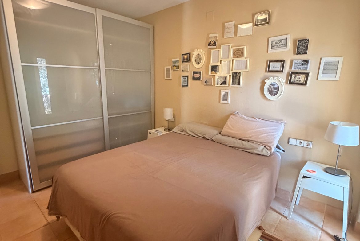 Sunny Apartment For Annual Rent in Cala Llonga