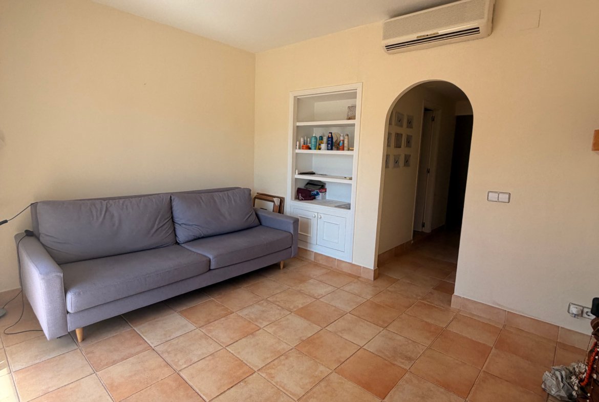 Sunny Apartment For Annual Rent in Cala Llonga