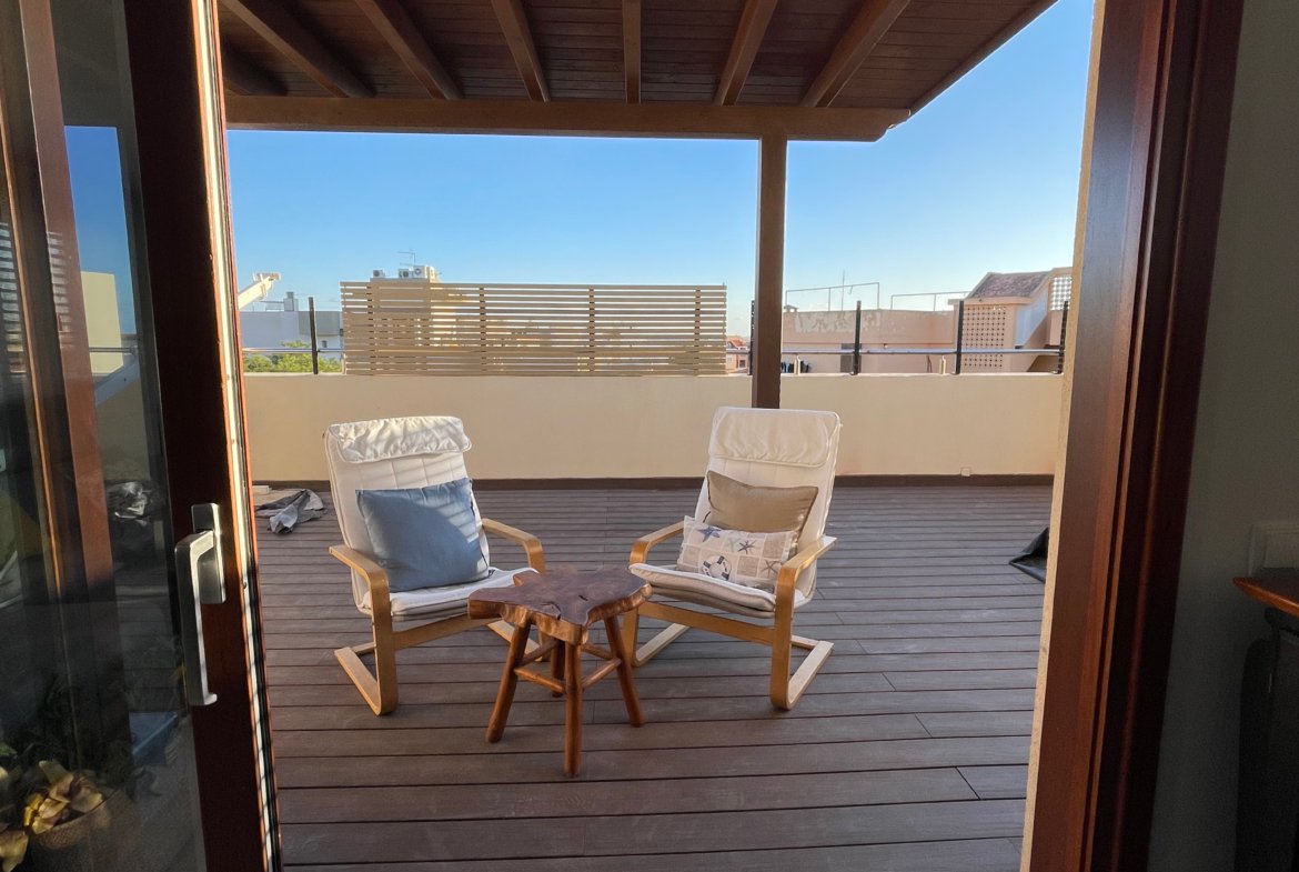 Beautiful 3-bed apartment with parking for 2 cars in Playa d’en Bossa