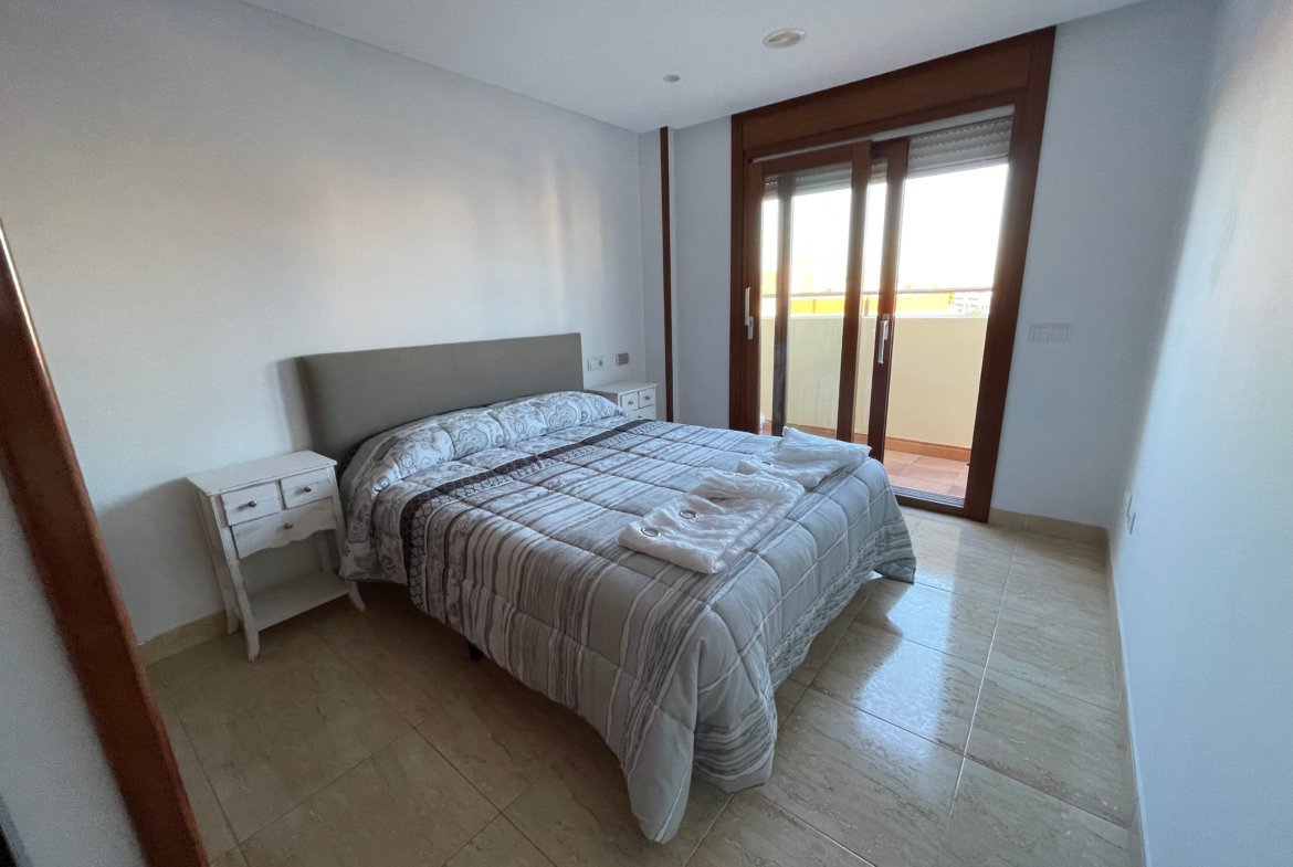 Beautiful 3-bed apartment with parking for 2 cars in Playa d’en Bossa