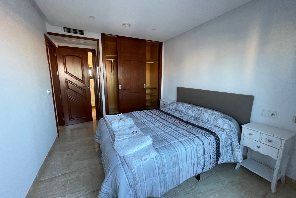 Beautiful 3-bed apartment with parking for 2 cars in Playa d’en Bossa