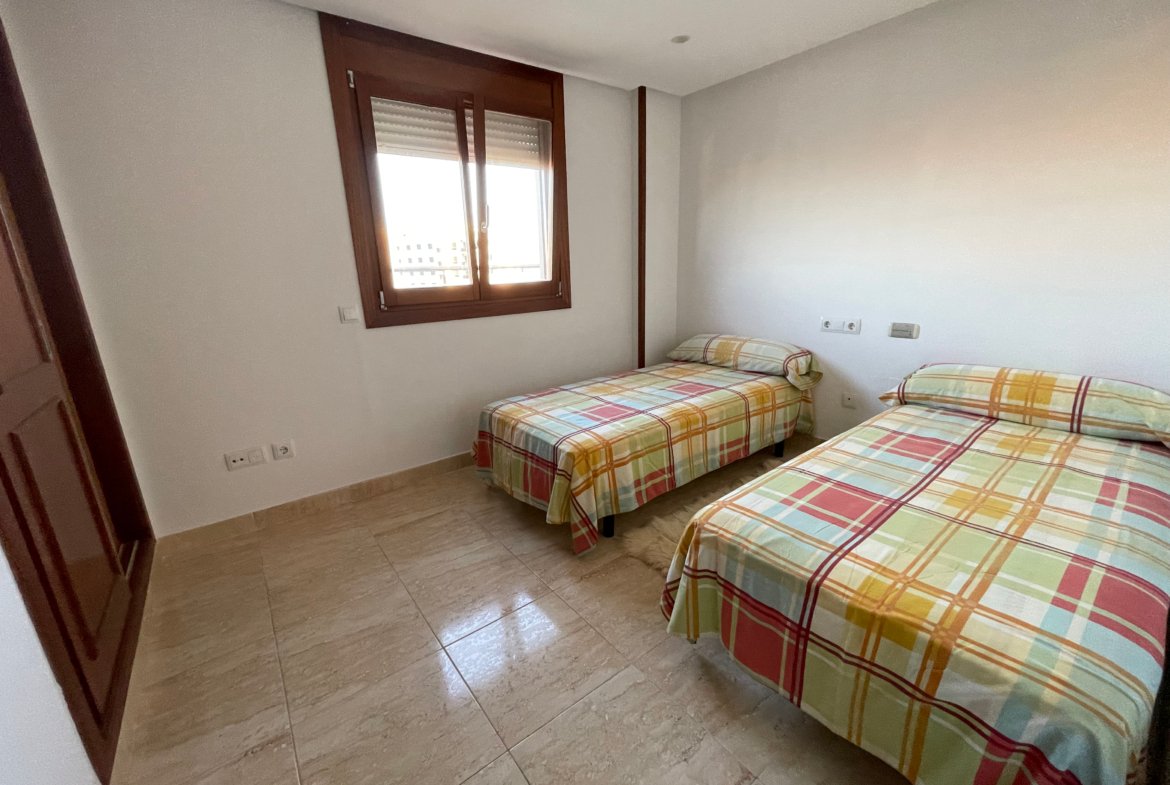 Beautiful 3-bed apartment with parking for 2 cars in Playa d’en Bossa