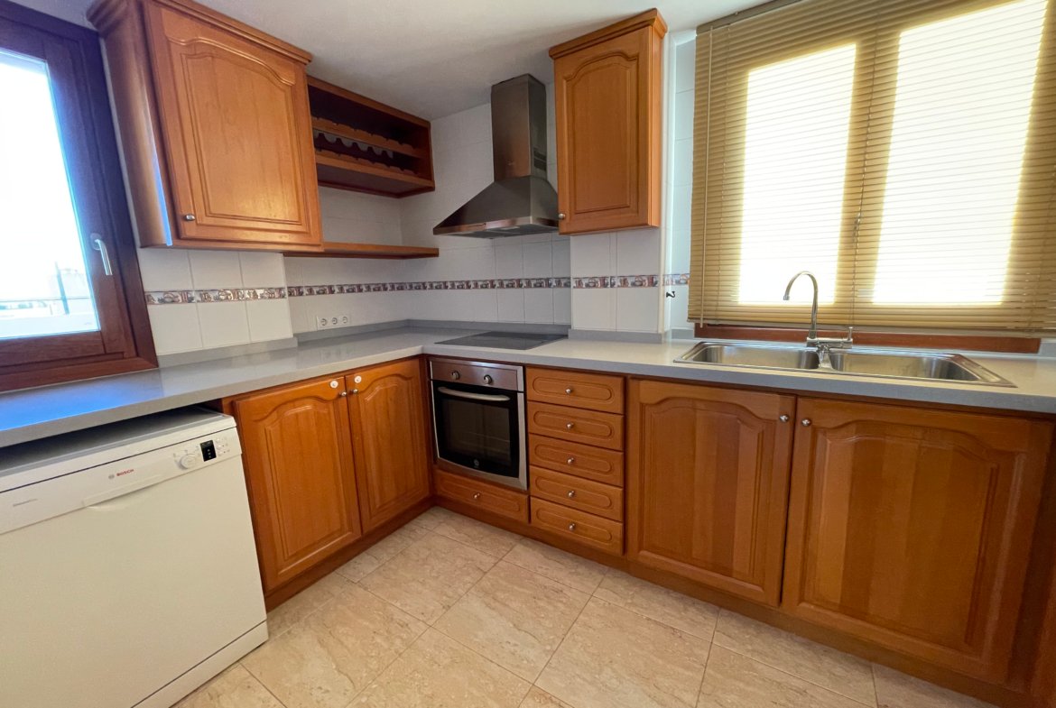 Beautiful 3-bed apartment with parking for 2 cars in Playa d’en Bossa