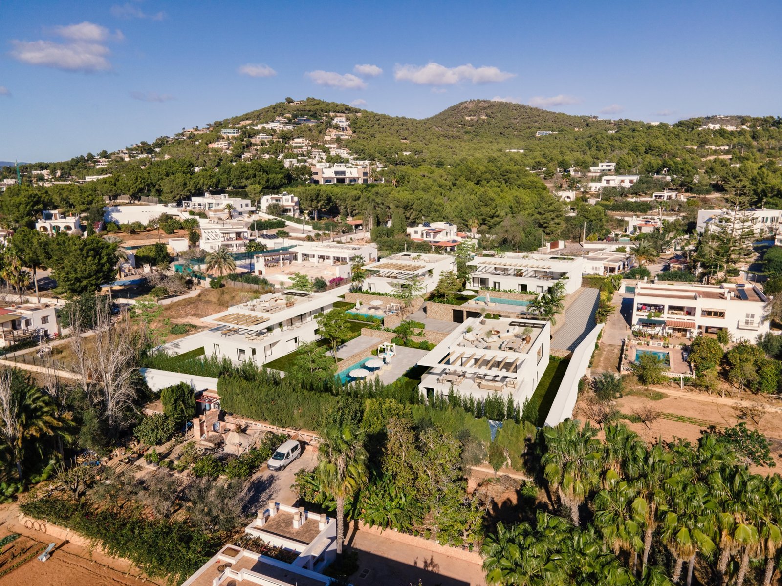 An exclusive new residential with four luxury villas in the prestigious area of Talamanca