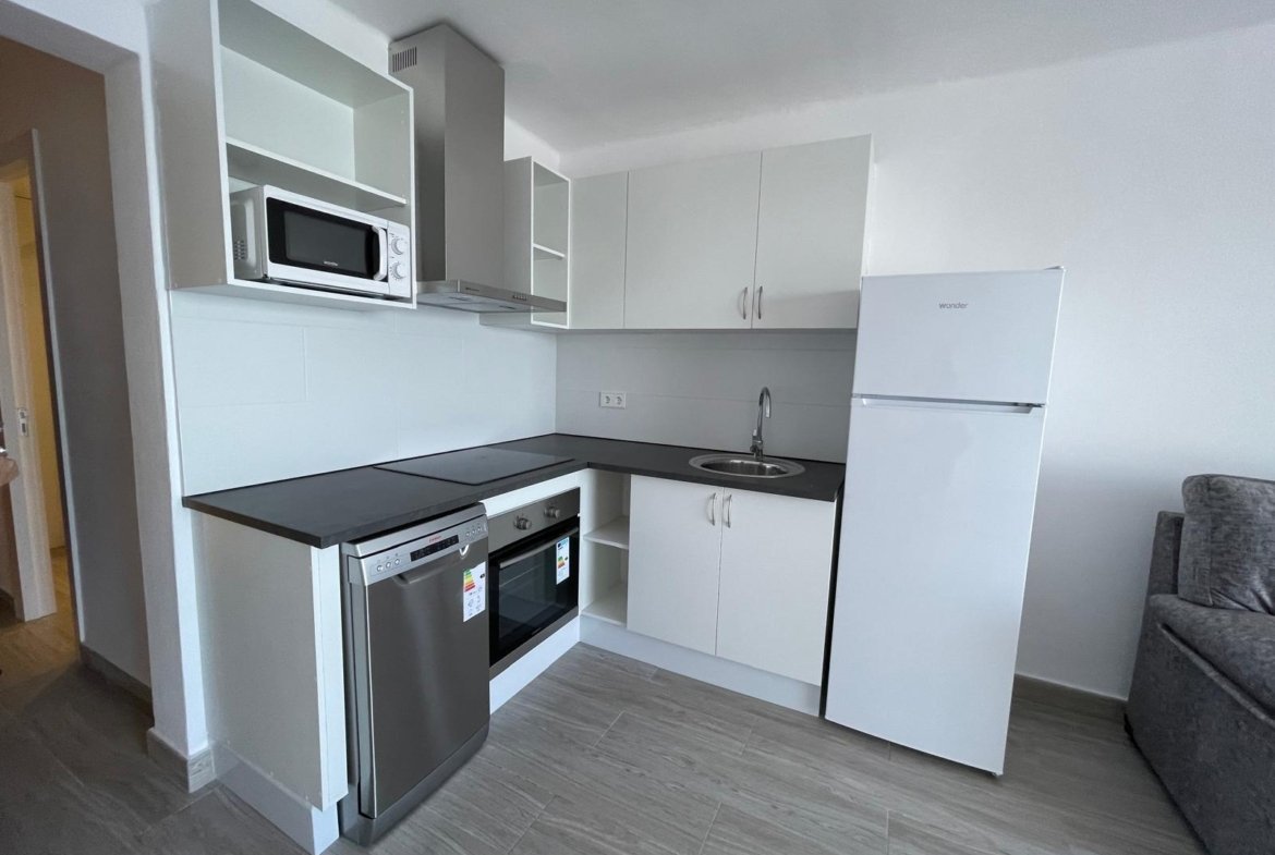 Refurbished 1-Bedroom Apartment with Sea Views in Figueretas