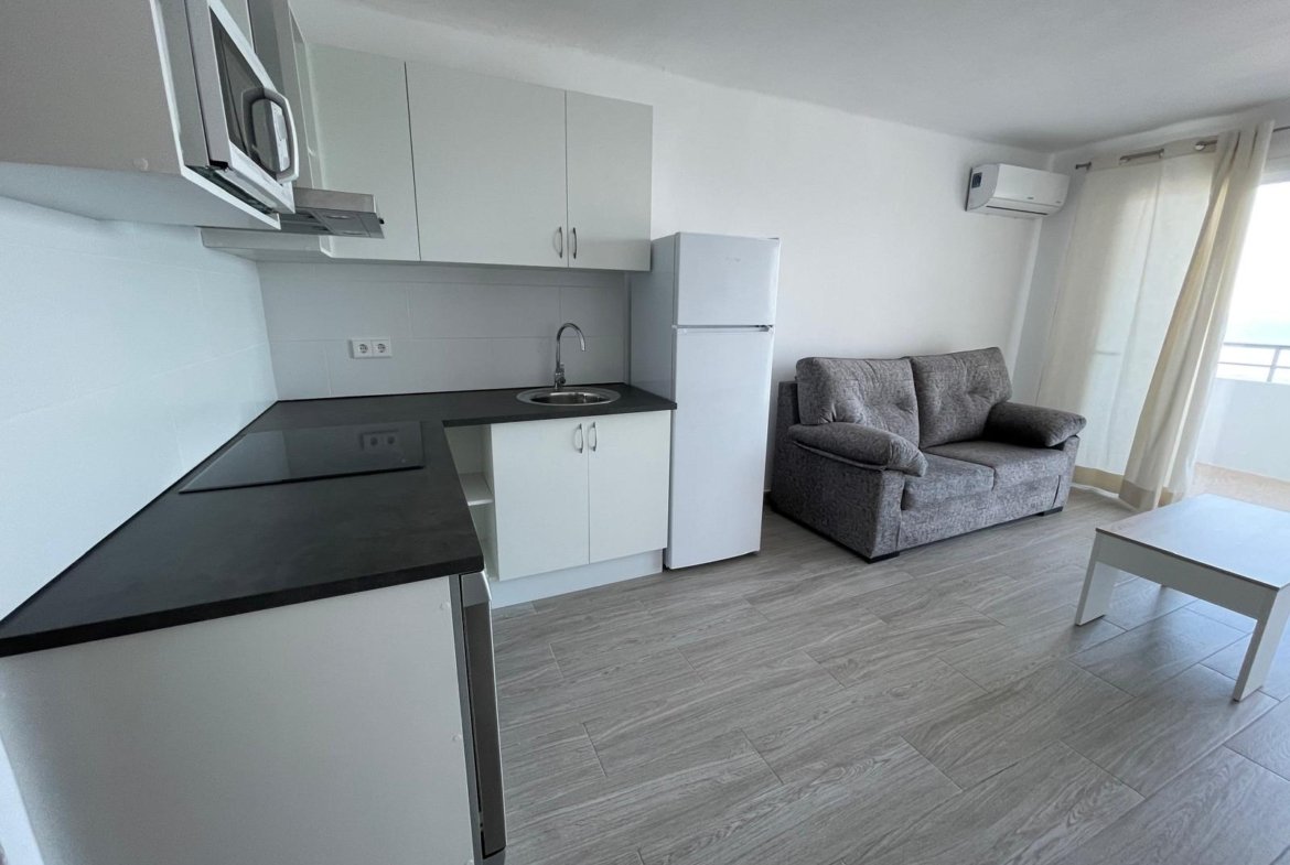 Refurbished 1-Bedroom Apartment with Sea Views in Figueretas