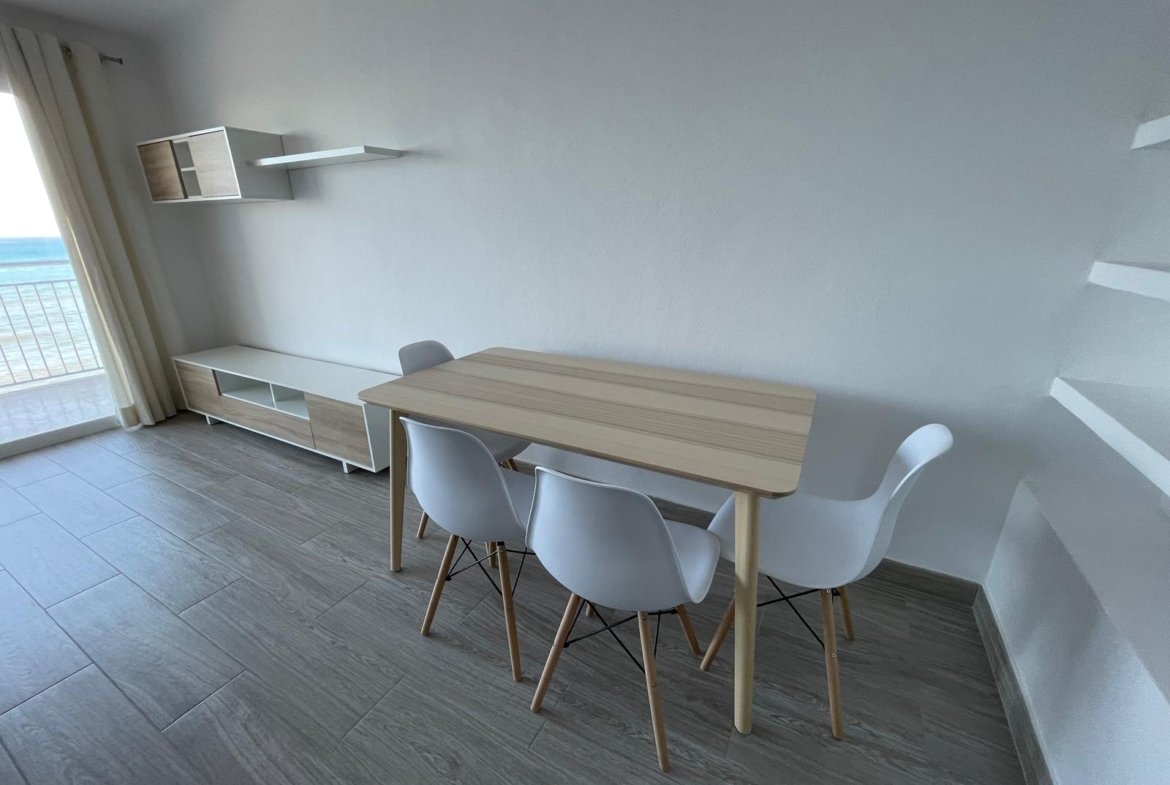 Refurbished 1-Bedroom Apartment with Sea Views in Figueretas