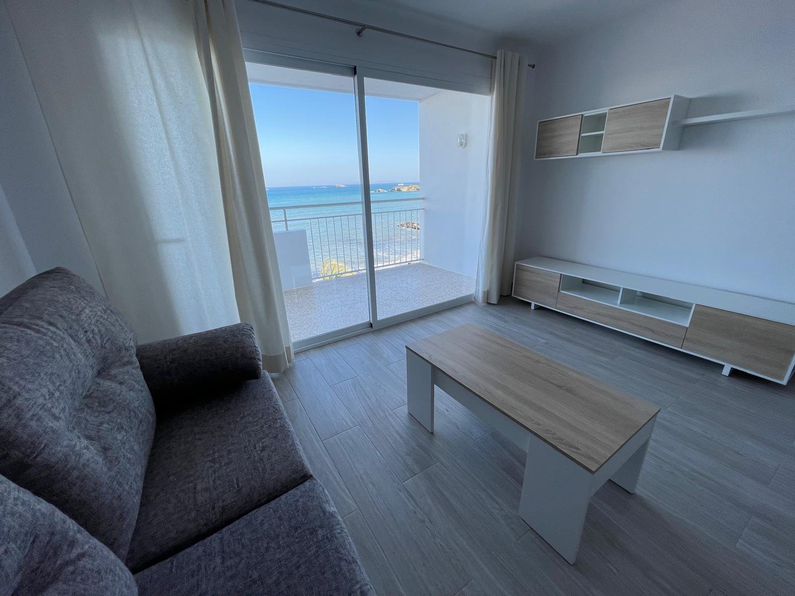 PHOTO-2026-09-01-10-05-26 7 Refurbished 1-Bedroom Apartment with Sea Views in Figueretas