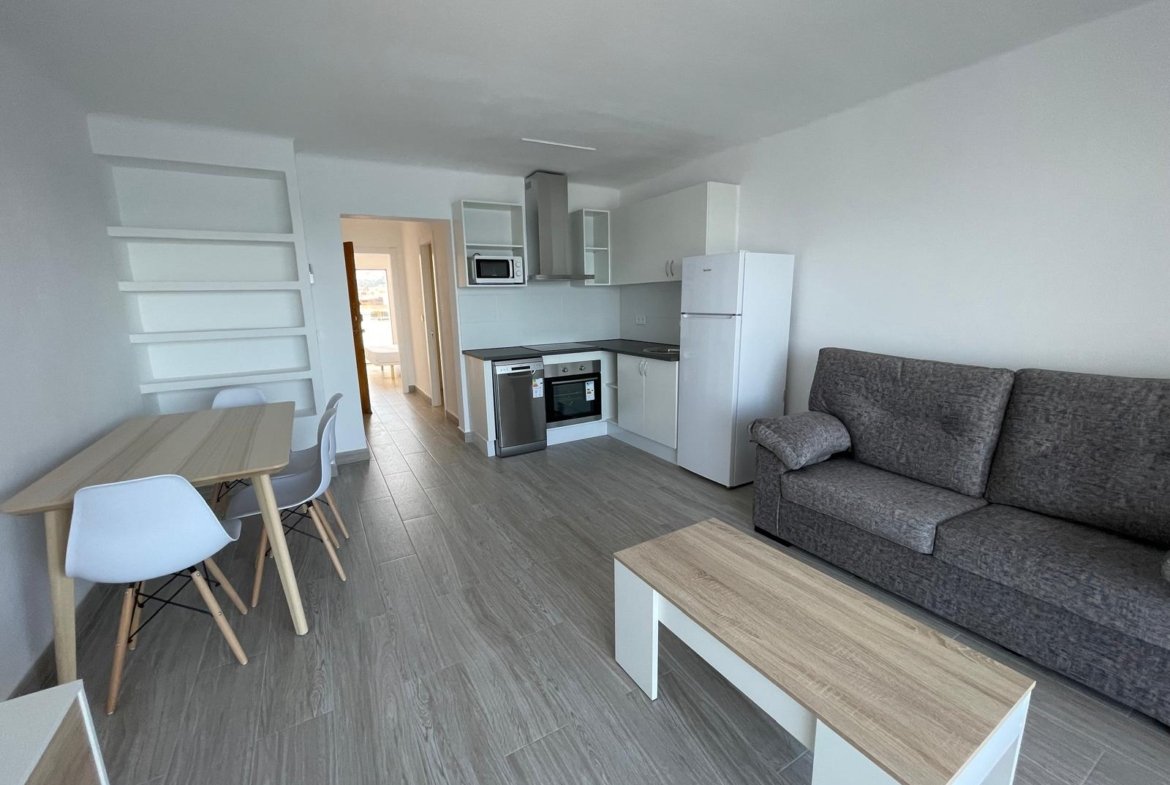 Refurbished 1-Bedroom Apartment with Sea Views in Figueretas