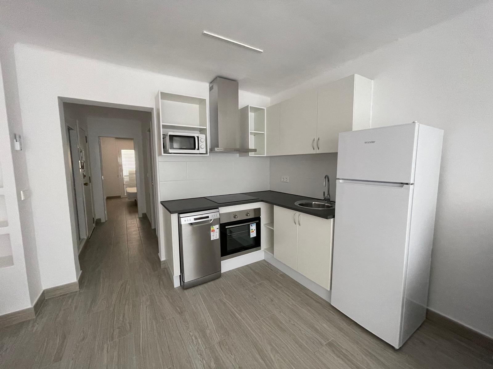PHOTO-2026-09-01-10-05-27 4 Refurbished 1-Bedroom Apartment with Sea Views in Figueretas