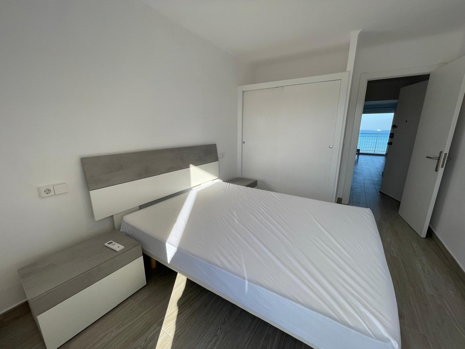 PHOTO-2026-09-01-10-05-27 Refurbished 1-Bedroom Apartment with Sea Views in Figueretas