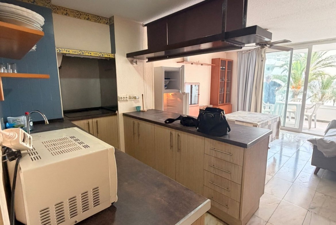 1-Bedroom Apartment with Sea Views in Figueretas – Long-Term Rental