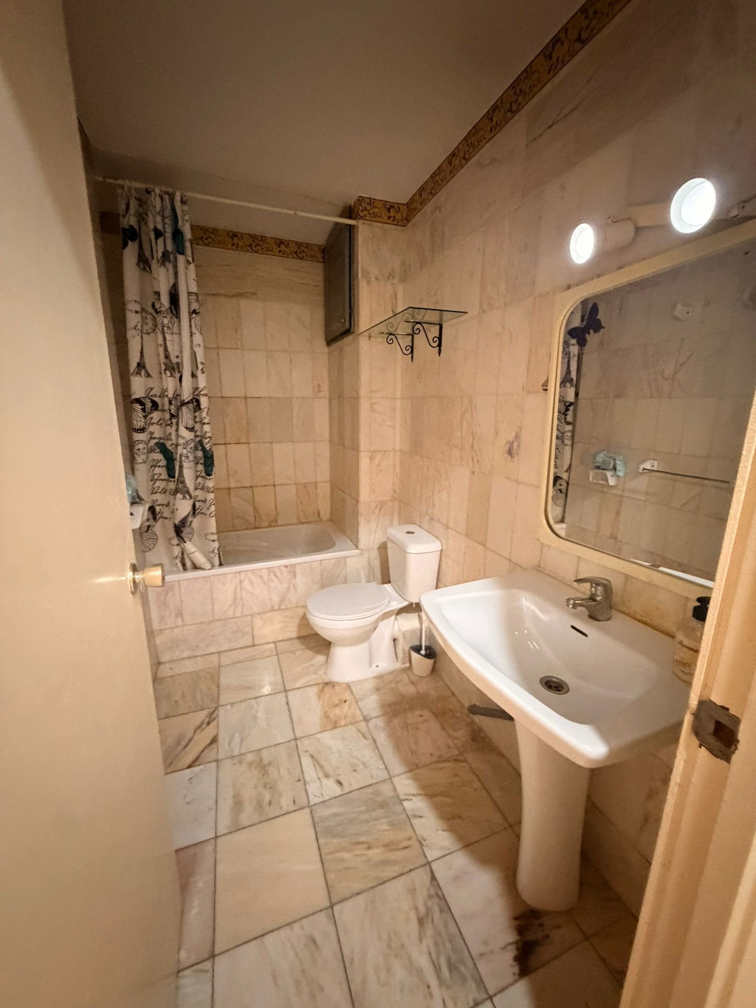 1-Bedroom Apartment with Sea Views in Figueretas – Long-Term Rental