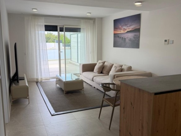Brand-New 1-Bedroom Apartment with Private Parking and Communal Pool in Playa d’en Bossa