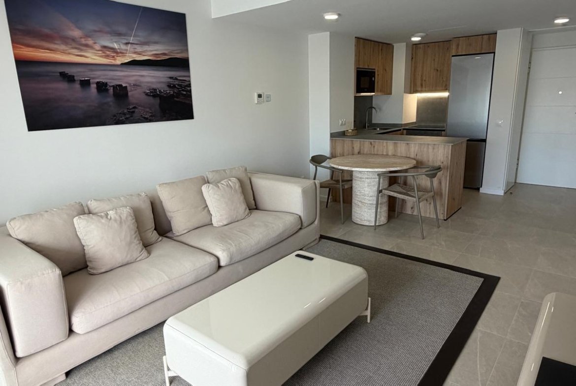 Brand-New 2-Bedroom Apartment with Private Parking and Communal Pool in Playa d’en Bossa