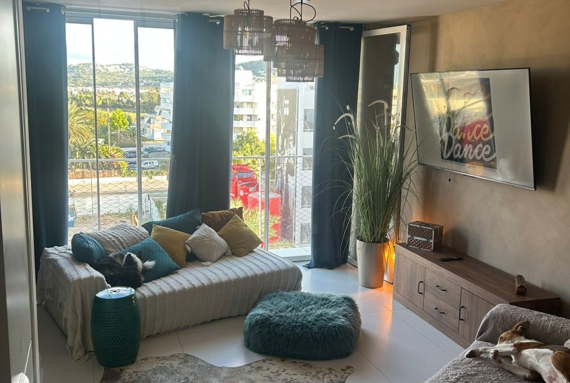 Stylish 2-Bedroom Apartment in Patio Blanco For Sale