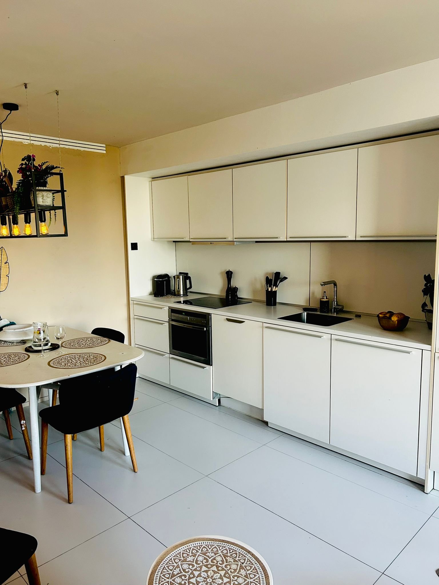 Stylish 2-Bedroom Apartment in Patio Blanco For Sale