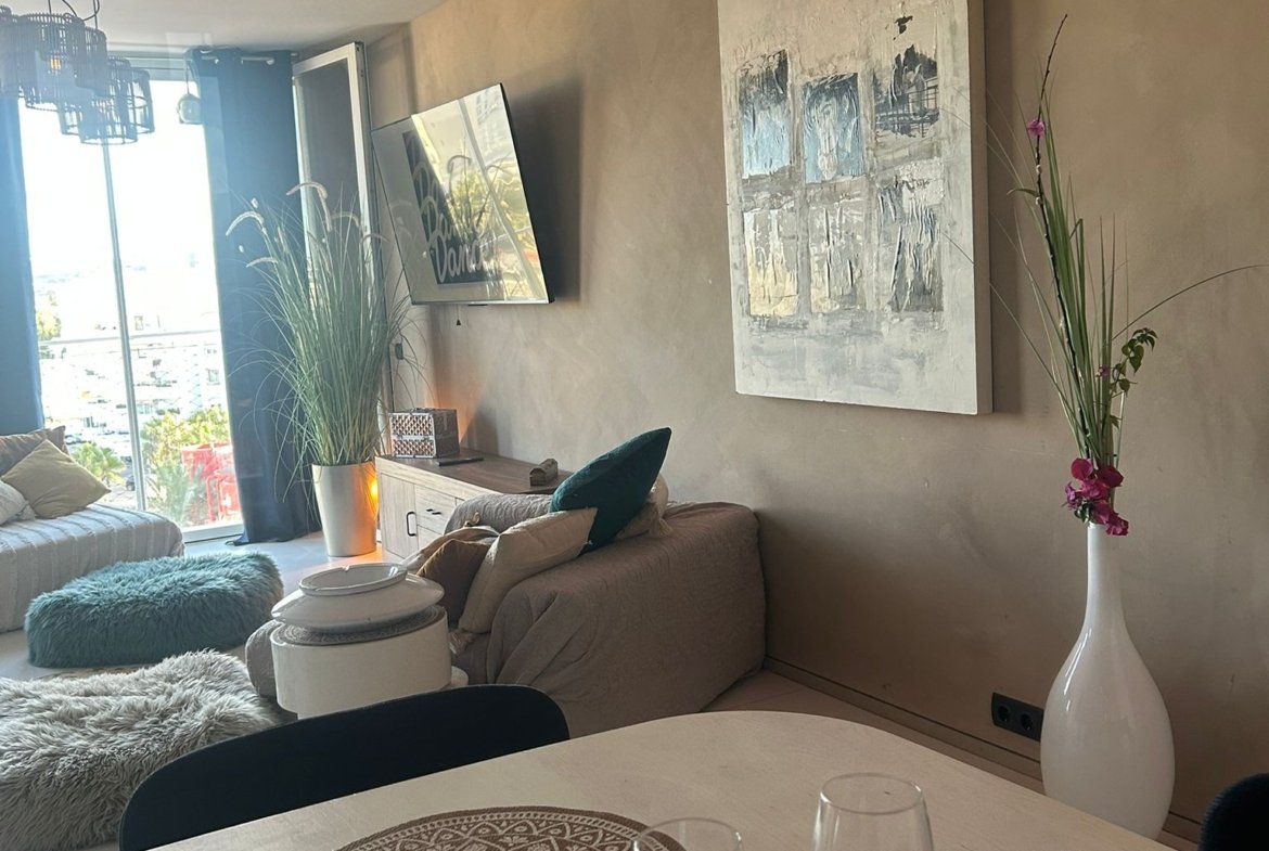 Stylish 2-Bedroom Apartment in Patio Blanco For Sale